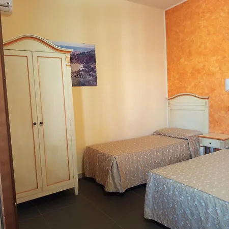 Amaryllis Hotel 2*