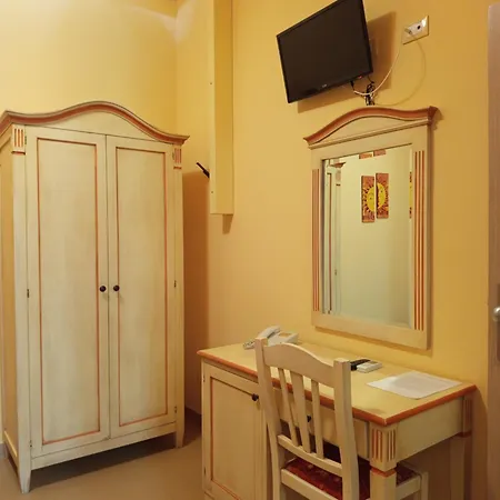 Amaryllis Hotel 2*